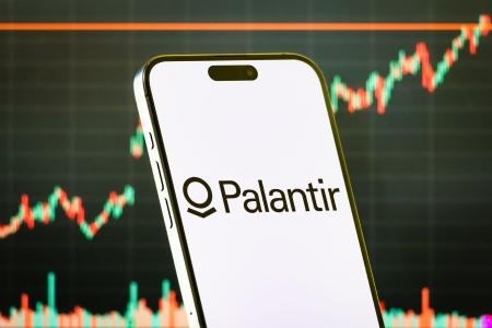 Wedbush上调Palantir (PLTR) 预期后，股价大涨10%