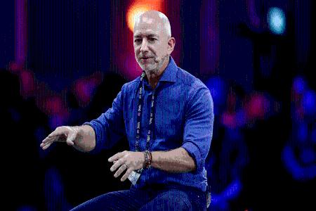 杰夫·贝佐斯将担任估值62亿美元人工智能初创公司联合CEO，聚焦工业AI革命