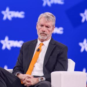 华尔街分析师：MicroStrategy或再度无缘标普500指数，Sandisk成热门候选